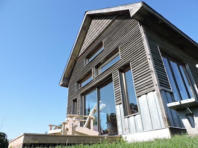 Batteriespeicher DIY: Einspeisesteckdose vs. Festanschluss – was ist DIY-tauglich?