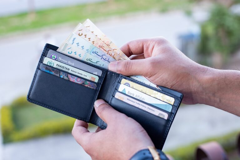 Kabel, Halterungen & Zubehör – vollständige Übersicht für dein Balkonkraftwerk