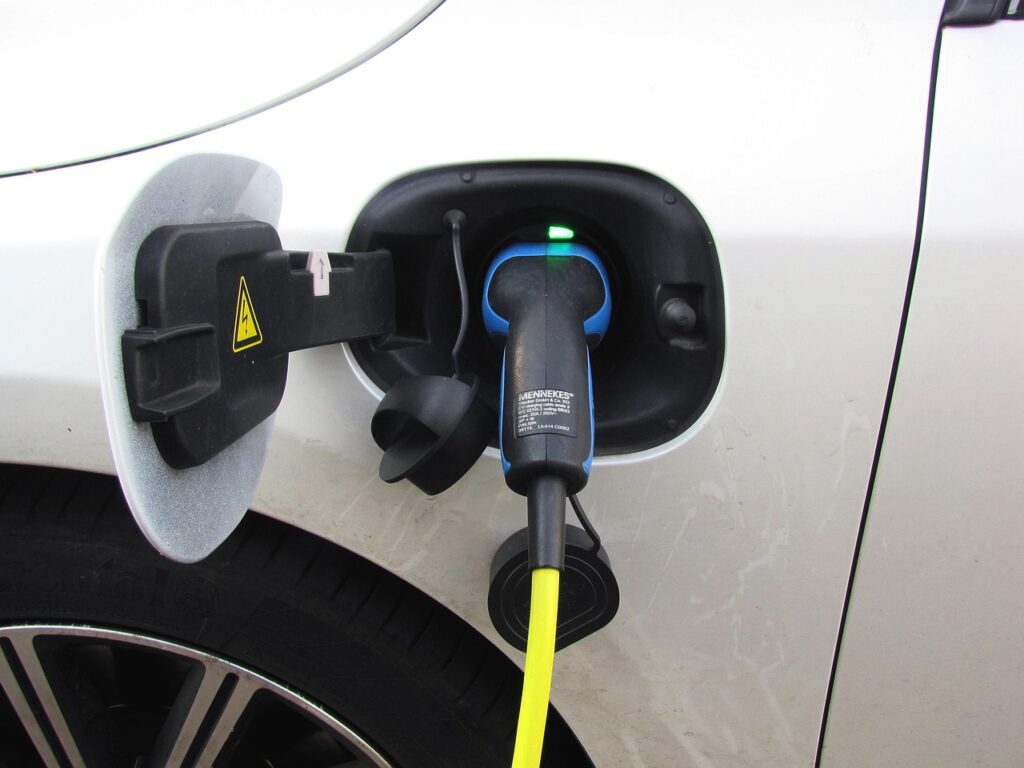 Überschussladen: E-Auto nur mit Solarstrom laden – so geht’s
