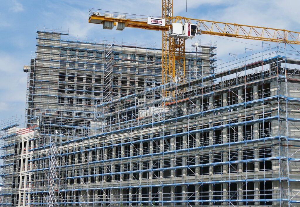 Solaranlage selber planen: Mikrowechselrichter vs. Stringwechselrichter im DIY
