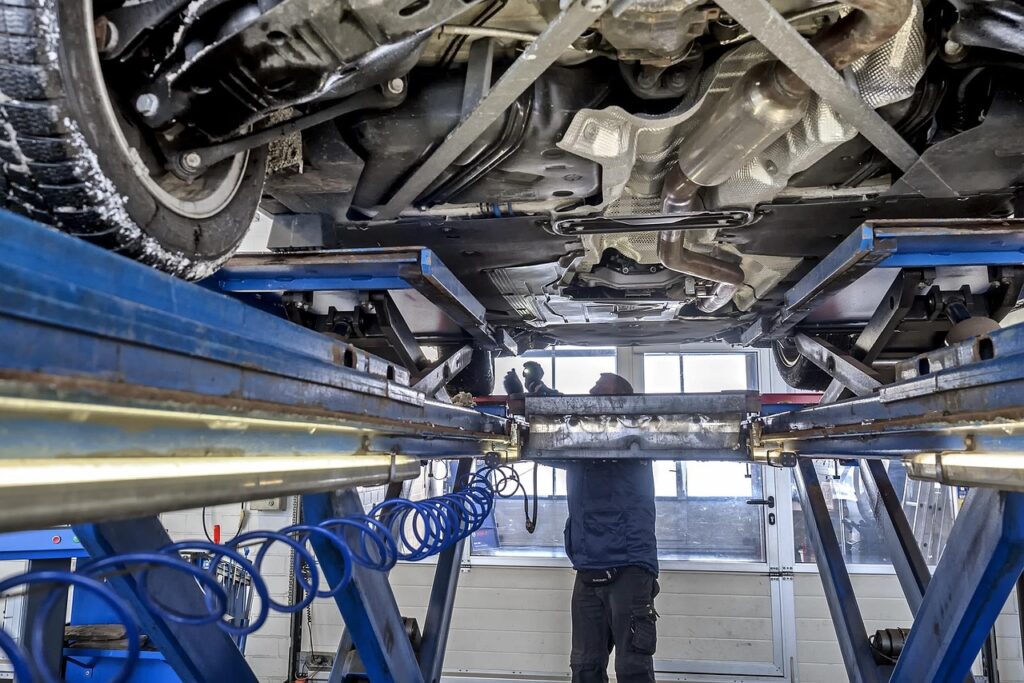 TÜV- und Normenübersicht für Balkonkraftwerke – Der große Sicherheits- und Qualitätsleitfaden 2025
