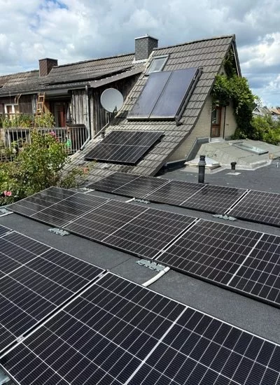 Inselanlage für Gartenhaus/Laube: Flachdach: Aufständerung ballastiert vs. verschraubt