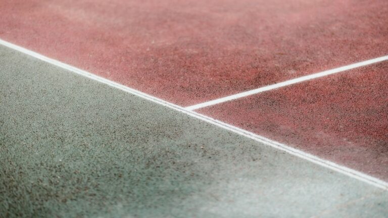 Sanierungsmaßnahmen bei Solarenergie: Kosten, Förderung und Praxis-Tipps Solaranlage während Sanierungsarbeiten für Kosten, Förderung und Effizienzsteigerung